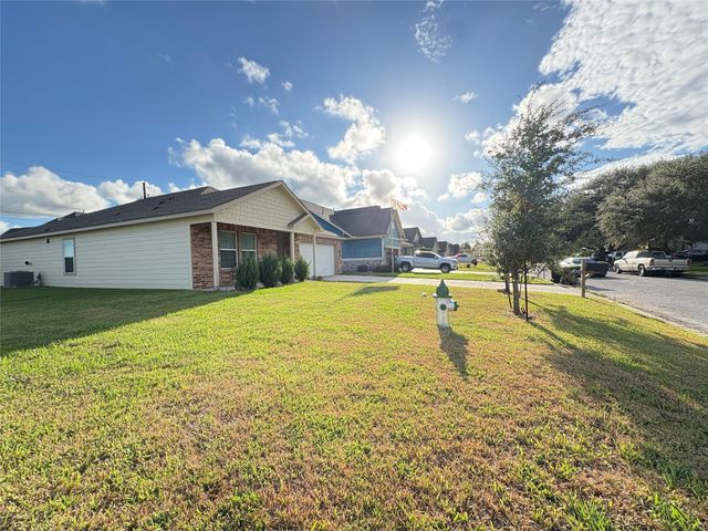 1010 Star Fish Drive, Bay City, TX 77414