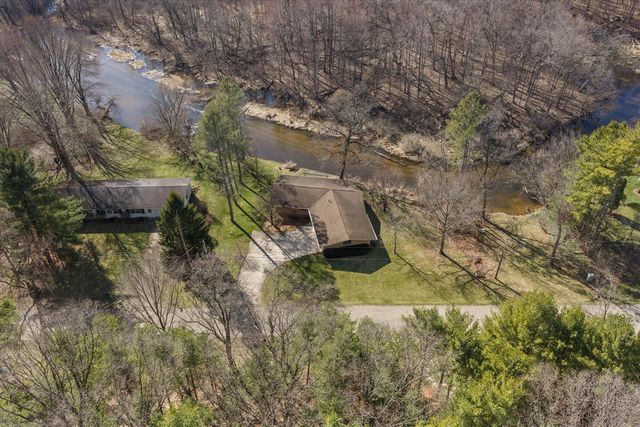 70902 Sunrise Drive, Edwardsburg, MI 49112