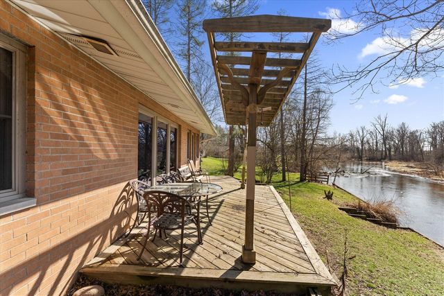 70902 Sunrise Drive, Edwardsburg, MI 49112