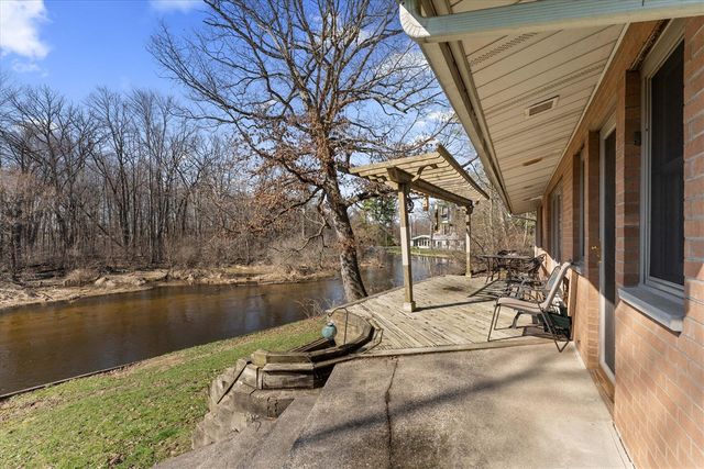 70902 Sunrise Drive, Edwardsburg, MI 49112