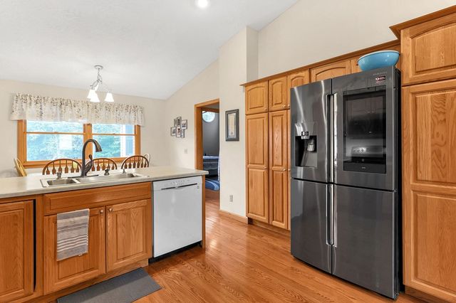 33 Longitude Drive, Mount Vernon, OH 43050