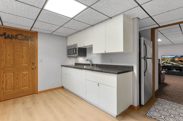 33 Longitude Drive, Mount Vernon, OH 43050