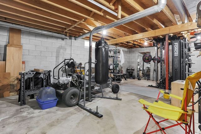 33 Longitude Drive, Mount Vernon, OH 43050