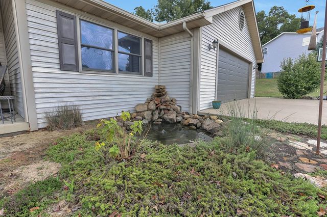 33 Longitude Drive, Mount Vernon, OH 43050