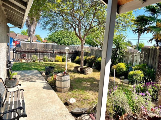 1156 Derrick Dr, Stockton, CA 95206