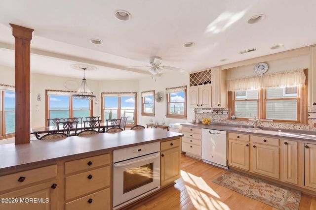 12204 N Old Whaling Lane, Long Beach Twp, NJ 08008