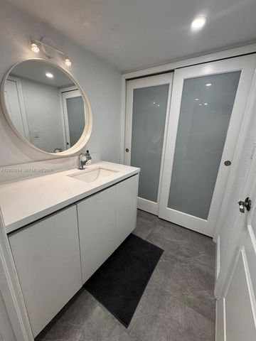 2301 Collins Avenue 427, Miami Beach, FL 33139