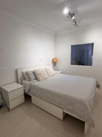 2301 Collins Avenue 427, Miami Beach, FL 33139