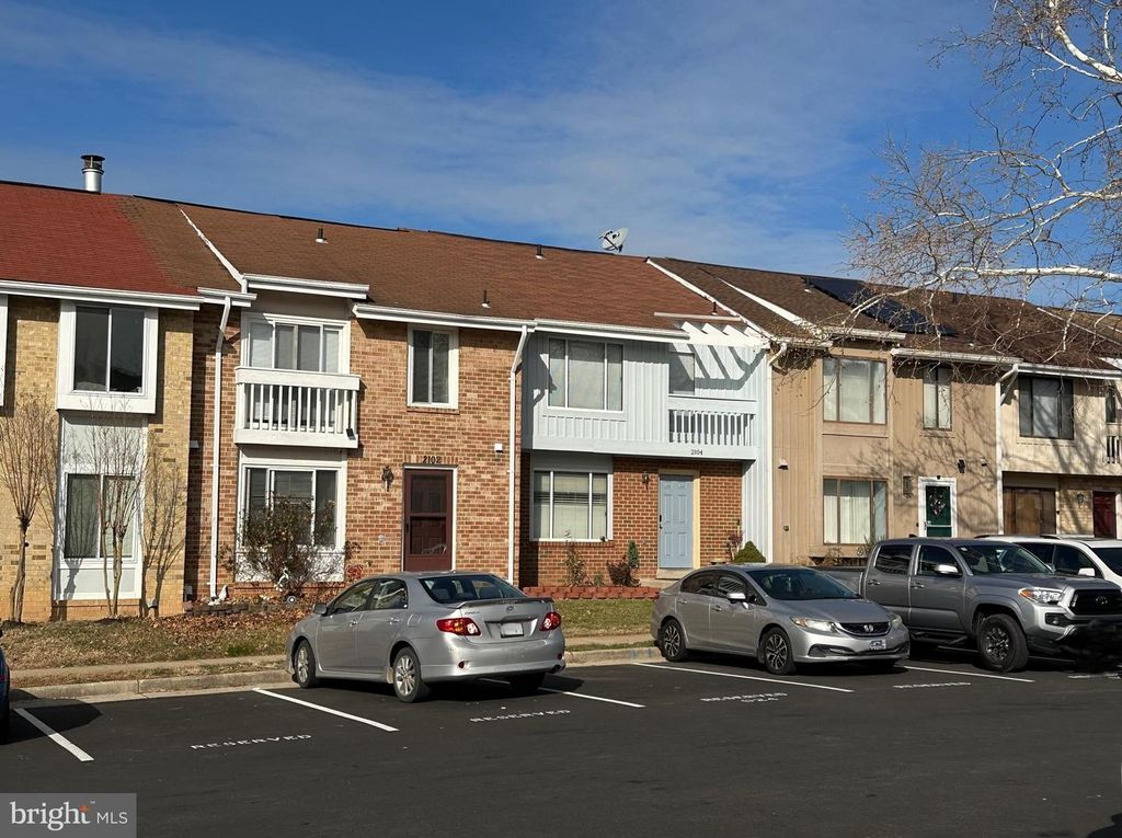 2104 BERGER PL, Herndon, VA 20170