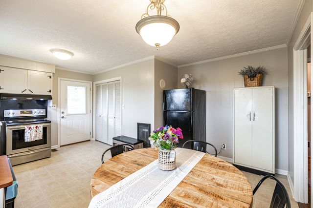 160 Blackey Bandy Rd, Bethpage, TN 37022