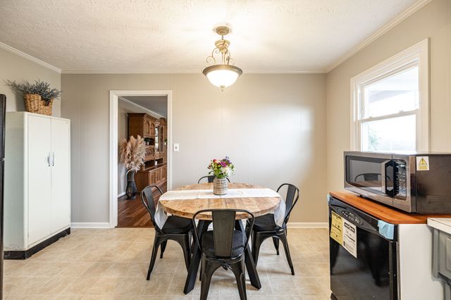 160 Blackey Bandy Rd, Bethpage, TN 37022