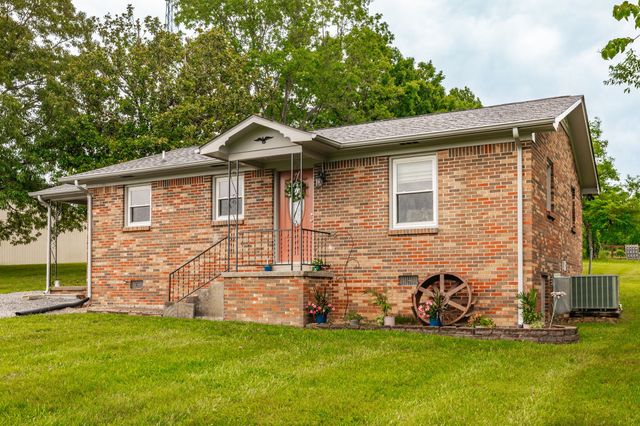 160 Blackey Bandy Rd, Bethpage, TN 37022