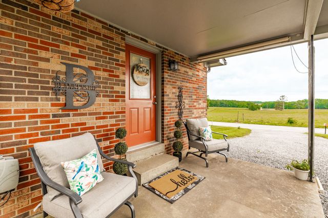 160 Blackey Bandy Rd, Bethpage, TN 37022