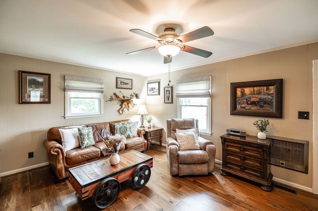 160 Blackey Bandy Rd, Bethpage, TN 37022