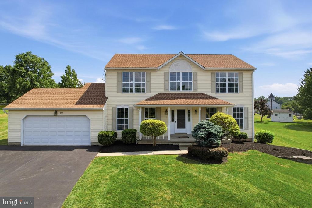 218 STRASSBURGER RD, Perkasie, PA 18944