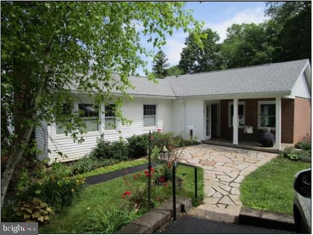 537 KEMMERER RD, State College, PA 16801