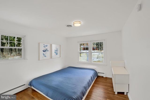 537 KEMMERER RD, State College, PA 16801