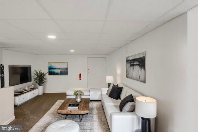 537 KEMMERER RD, State College, PA 16801