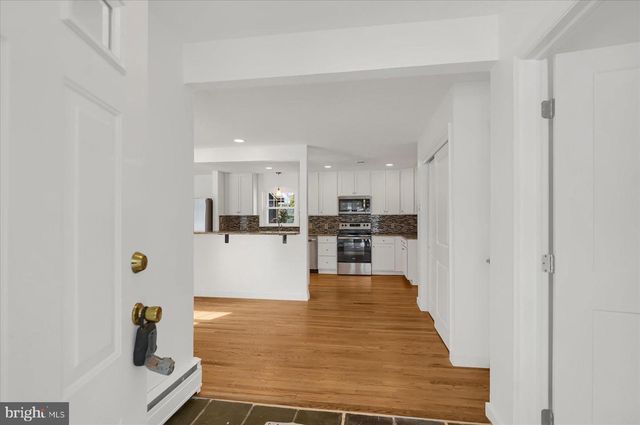 537 KEMMERER RD, State College, PA 16801