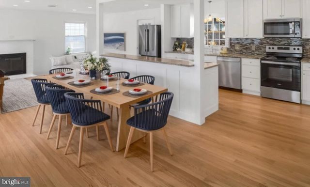 537 KEMMERER RD, State College, PA 16801