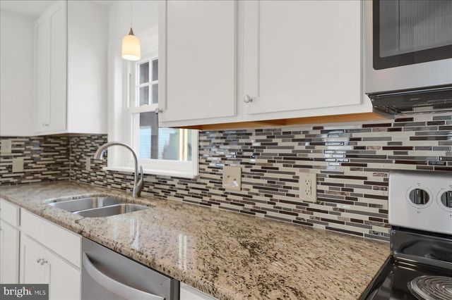 537 KEMMERER RD, State College, PA 16801