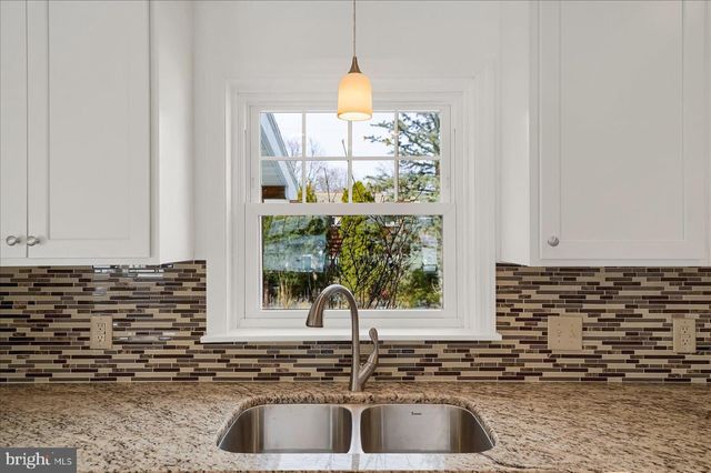 537 KEMMERER RD, State College, PA 16801