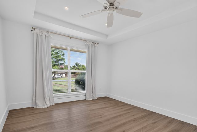 180 Trailing Oaks Drive, Double Oak, TX 75077