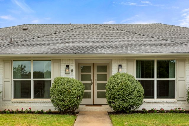 180 Trailing Oaks Drive, Double Oak, TX 75077