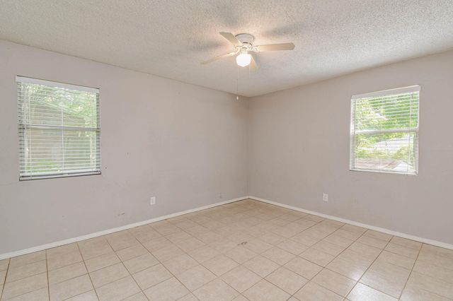 1404 N San Jacinto Street, Conroe, TX 77301