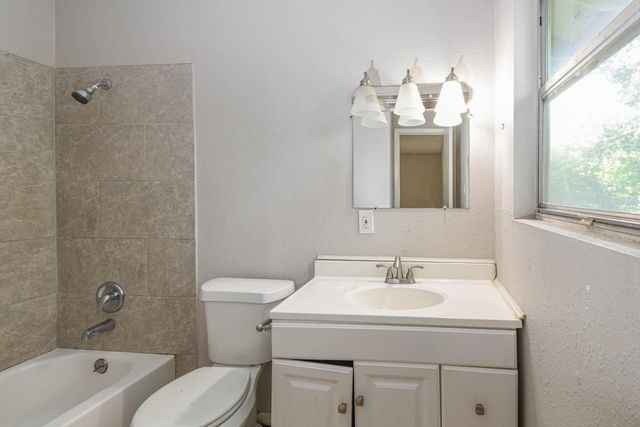 1404 N San Jacinto Street, Conroe, TX 77301