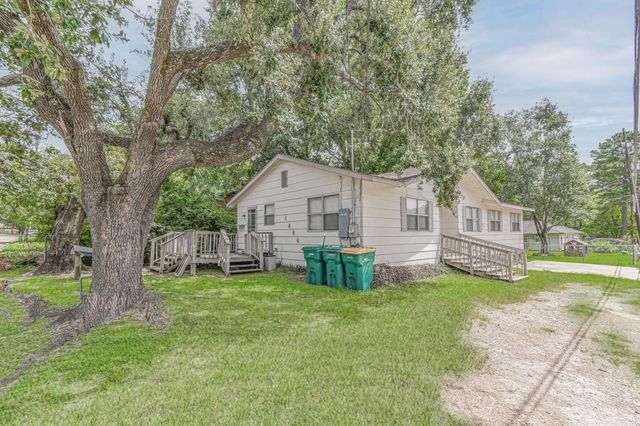 1404 N San Jacinto Street, Conroe, TX 77301