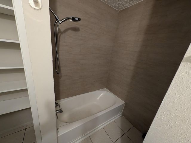 11818 Sawmill Stream Circle, Houston, TX 77067