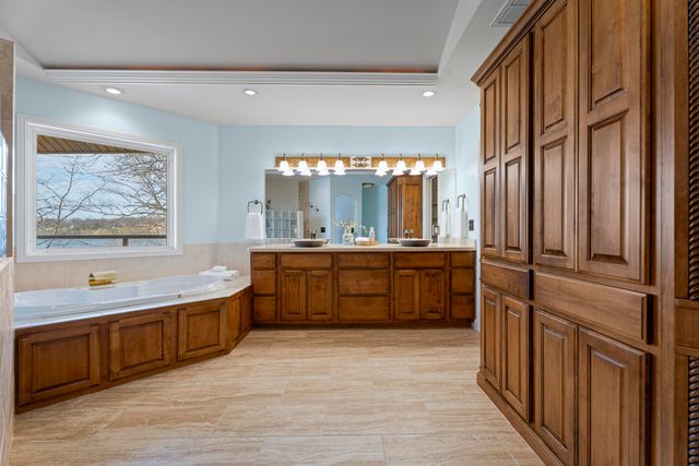 32290 S 630 Road, Jay, OK 74346