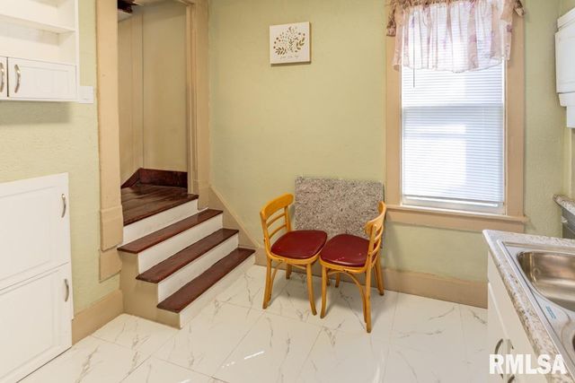 1016 E VIRGINIA Avenue, Peoria, IL 61603