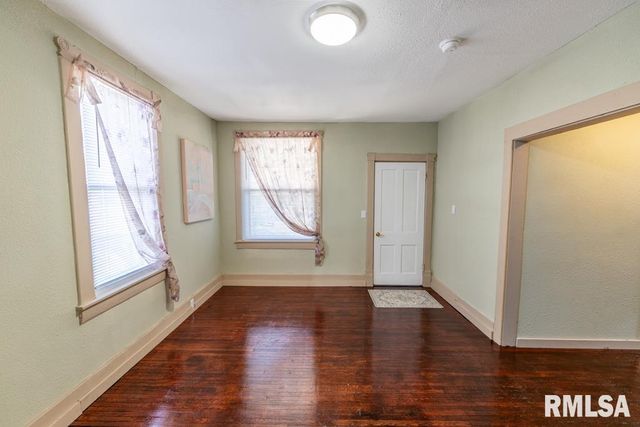 1016 E VIRGINIA Avenue, Peoria, IL 61603