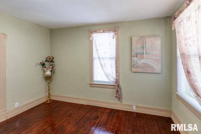 1016 E VIRGINIA Avenue, Peoria, IL 61603