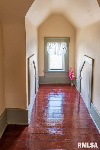 1016 E VIRGINIA Avenue, Peoria, IL 61603