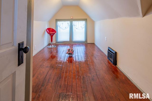 1016 E VIRGINIA Avenue, Peoria, IL 61603