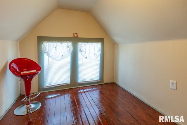 1016 E VIRGINIA Avenue, Peoria, IL 61603