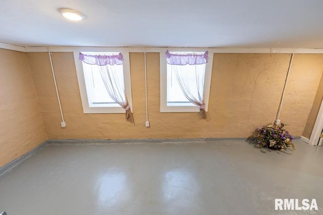 1016 E VIRGINIA Avenue, Peoria, IL 61603