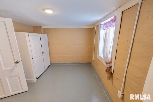 1016 E VIRGINIA Avenue, Peoria, IL 61603