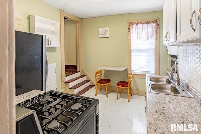 1016 E VIRGINIA Avenue, Peoria, IL 61603