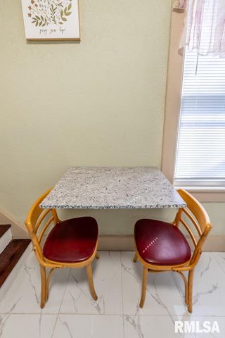 1016 E VIRGINIA Avenue, Peoria, IL 61603