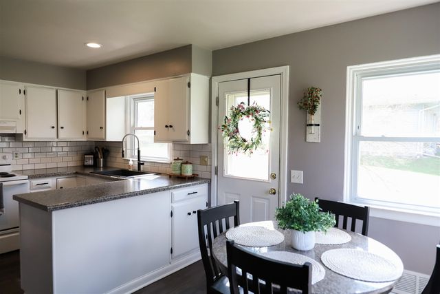 613 Hillcrest Road, Paw Paw, MI 49079