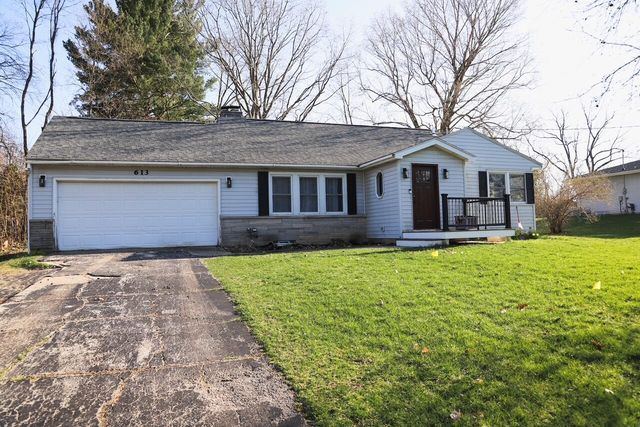 613 Hillcrest Road, Paw Paw, MI 49079