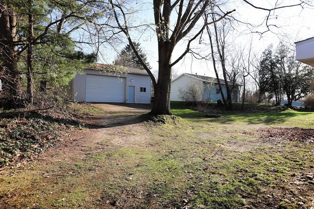 613 Hillcrest Road, Paw Paw, MI 49079