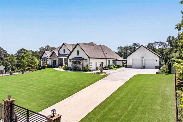 783 Blackberry Trail, Lawrenceville, GA 30043