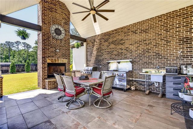 783 Blackberry Trail, Lawrenceville, GA 30043