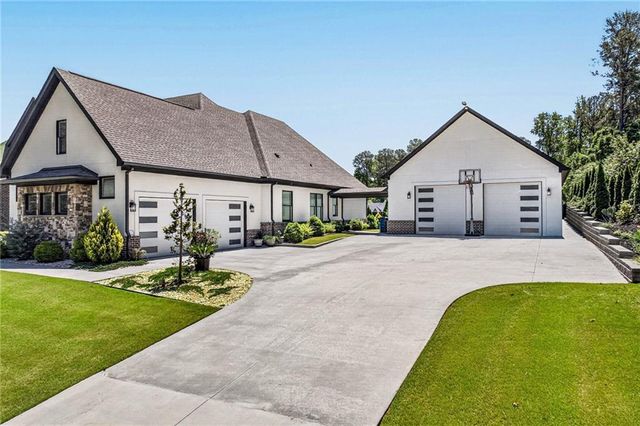783 Blackberry Trail, Lawrenceville, GA 30043