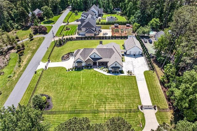 783 Blackberry Trail, Lawrenceville, GA 30043